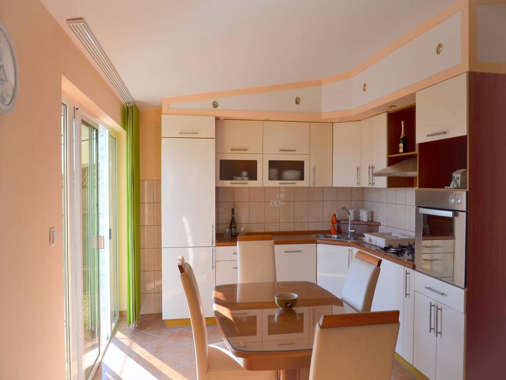 Apartman Julienne คาชเตลา ห้อง รูปภาพ