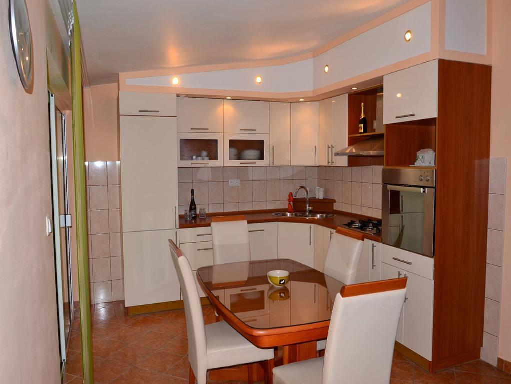 Apartman Julienne คาชเตลา ภายนอก รูปภาพ