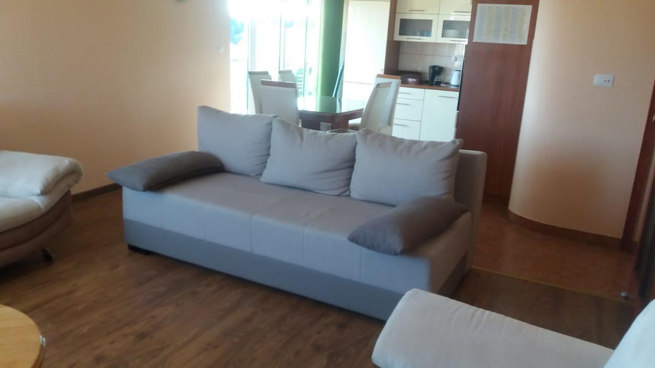 Apartman Julienne คาชเตลา ภายนอก รูปภาพ