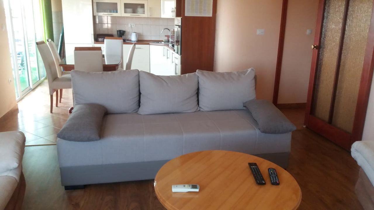 Apartman Julienne คาชเตลา ภายนอก รูปภาพ